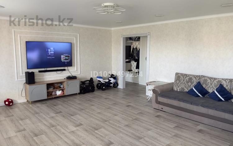 2-бөлмелі пәтер · 81.3 м² · 8/9 қабат, Академика Чокина 155-5 — Чокина-Павлова, бағасы: 38 млн ₸ в Павлодаре — фото 2