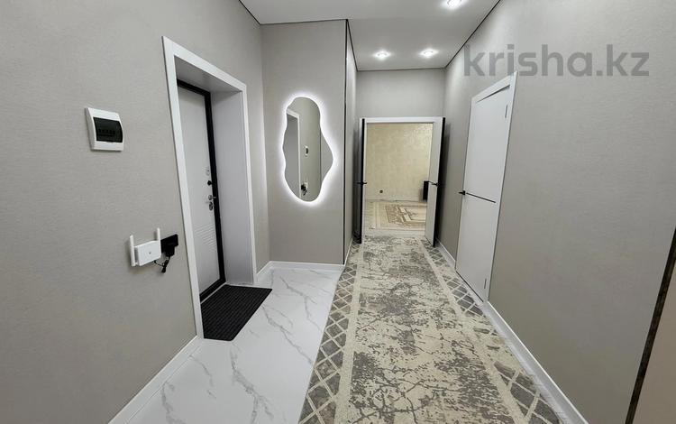2-бөлмелі пәтер · 75 м² · 2/5 қабат, мкр. Алтын орда, Саздинское лесничество 228/3, бағасы: 34.5 млн ₸ в Актобе — фото 2