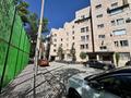 5-комнатная квартира · 239.6 м² · 5/6 этаж, мкр Михайловка , Аманжолова 3 за 85 млн ₸ в Караганде, Казыбек би р-н — фото 42