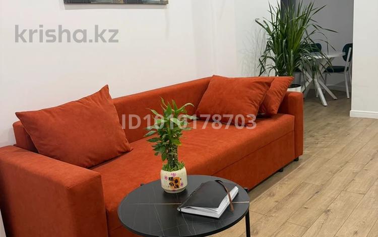 2-комнатная квартира · 57 м², мкр Горный Гигант, Жамакаева 194 за 400 000 〒 в Алматы, Медеуский р-н — фото 2