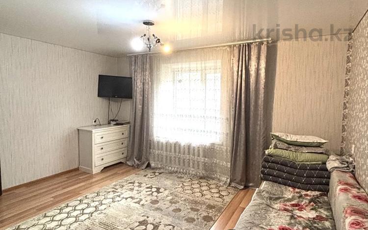 1-комнатная квартира · 31 м² · 1/5 этаж, Кердери 122 за 130 000 ₸ в Уральске — фото 2