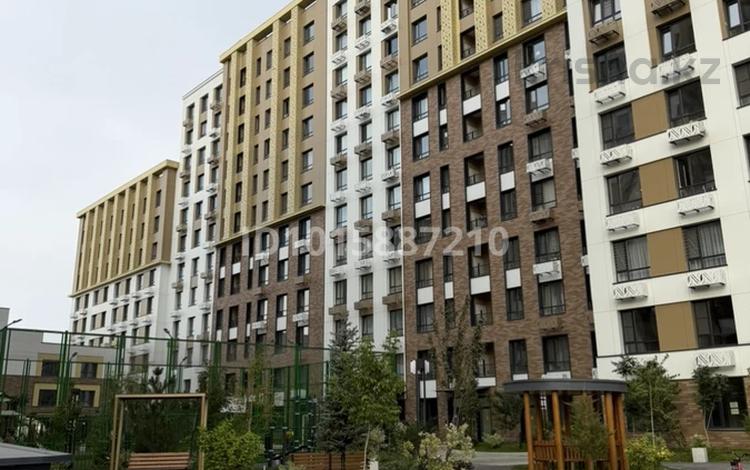 3-бөлмелі пәтер · 90 м² · 11/12 қабат, Толе Би 290/1 — Добрый день. Продажа квартиры от собственника, хороший ремонт и мебель, отличная локация. Надежный застройщик свой дом, рядом все необходимые соц объекты. Очень удобная планировка полноценное трех комнатная квартира. Приезжайте смотрите, рады будем показать, очень светлая,уютная квартира. Можно за наличку или в ипотеку., бағасы: ~ 92 млн ₸ в Алматы, Алмалинский р-н — фото 2