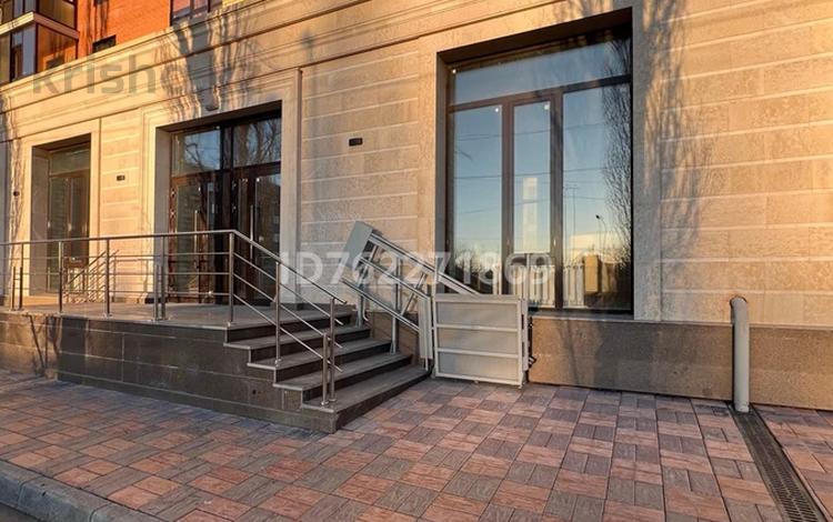 Свободное назначение, офисы, магазины и бутики, общепит, салоны красоты, медцентры и аптеки, образование, кабинеты и рабочие места · 187 м² за 1.2 млн 〒 в Павлодаре — фото 2