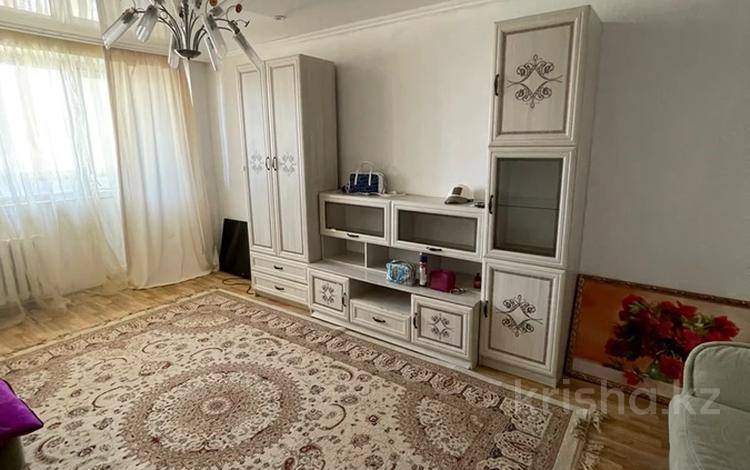 3-комнатная квартира · 90 м² · 9/14 этаж, Женис 26а за 300 000 ₸ в Астане, Сарыарка р-н — фото 3