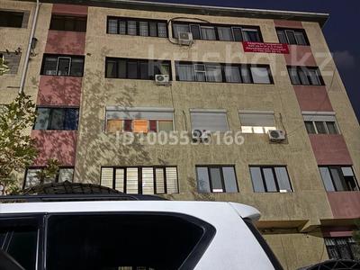 8-комнатная квартира · 400 м², Ташенова Иляева 47 за 150 млн ₸ в Шымкенте, Аль-Фарабийский р-н