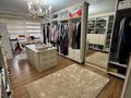 8-комнатная квартира · 400 м², Ташенова Иляева 47 за 150 млн ₸ в Шымкенте, Аль-Фарабийский р-н — фото 16