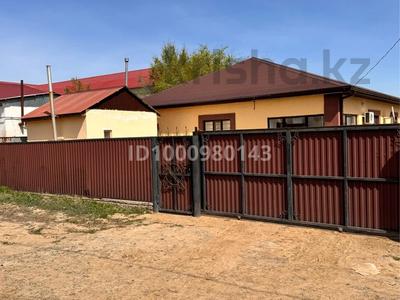 Отдельный дом · 4 комнаты · 182 м² · 10 сот., Жетпис Ботабайулы 6-2 — Возле школы Интернат за 23.5 млн 〒 в Доссор