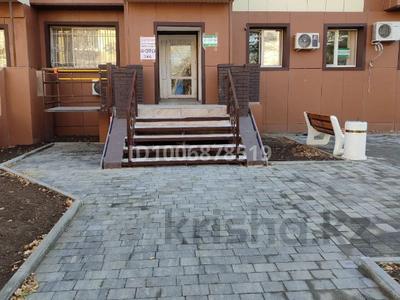 Свободное назначение, офисы, магазины и бутики, салоны красоты, медцентры и аптеки, образование, развлечения, конференц-залы, кабинеты и рабочие места, студии · 100 м² за 800 000 〒 в Костанае