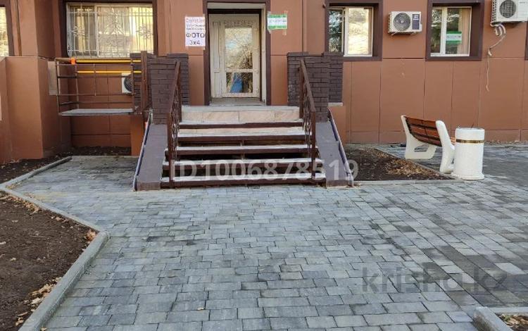 Свободное назначение, офисы, магазины и бутики, салоны красоты, медцентры и аптеки, образование, развлечения, конференц-залы, кабинеты и рабочие места, студии · 100 м² за 800 000 〒 в Костанае — фото 19