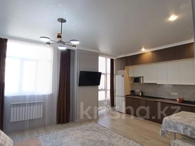 2-комнатная квартира · 55 м² · 3/15 этаж, 17-й мкр 54 за 220 000 〒 в Актау