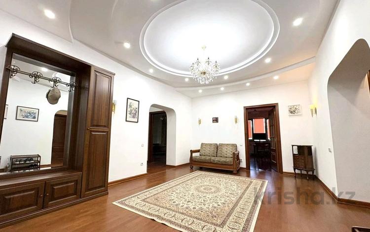 4-комнатная квартира · 150 м² · 3/15 этаж, Сатпаева 9б за 700 000 ₸ в Алматы, Бостандыкский р-н — фото 2