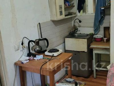 Часть дома · 1 комната · 10 м² · 3 сот., Р - он парка Горького за 90 000 ₸ в Алматы, Медеуский р-н