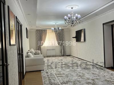 Жеке үй • 4 бөлмелер • 250 м² • 10 сот., мкр Кокарна, 2 13, бағасы: 45 млн 〒 в Атырау, мкр Кокарна