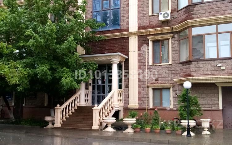 2-бөлмелі пәтер · 77.8 м² · 7/9 қабат, Центральный ш/а., Валиханова 21 — Возле Атырау жарык, бағасы: 34 млн ₸ в мкр Центральный — фото 2