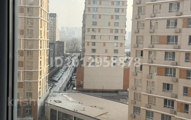 2-комнатная квартира · 58 м² · 8/15 этаж, Жандосова 94/1 за 380 000 ₸ в Алматы, Бостандыкский р-н — фото 2