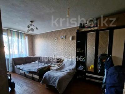 1-комнатная квартира, 32 м², 5/5 этаж, 9 мкр 3 за 5.8 млн 〒 в Темиртау