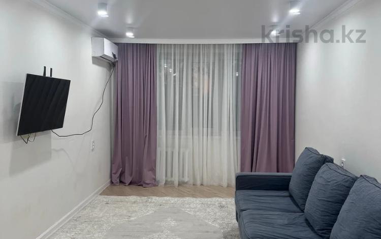 2-бөлмелі пәтер · 54 м² · 6/9 қабат, мкр Строитель, бағасы: 22.5 млн 〒 в Уральске — фото 2