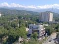 2-бөлмелі пәтер · 71 м², Казыбек би 43/1, бағасы: 79.6 млн ₸ в Алматы, Медеуский р-н — фото 12