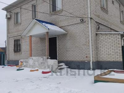 Отдельный дом · 5 комнат · 240 м² · 8 сот., Еркинова — Ул.Амандосова за 58 млн 〒 в Атырау
