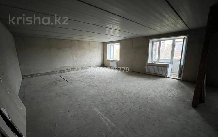 2-комнатная квартира, 79 м², 3/9 этаж, Генерала Арыстанбекова 6 за 26 млн 〒 в Костанае — фото 4