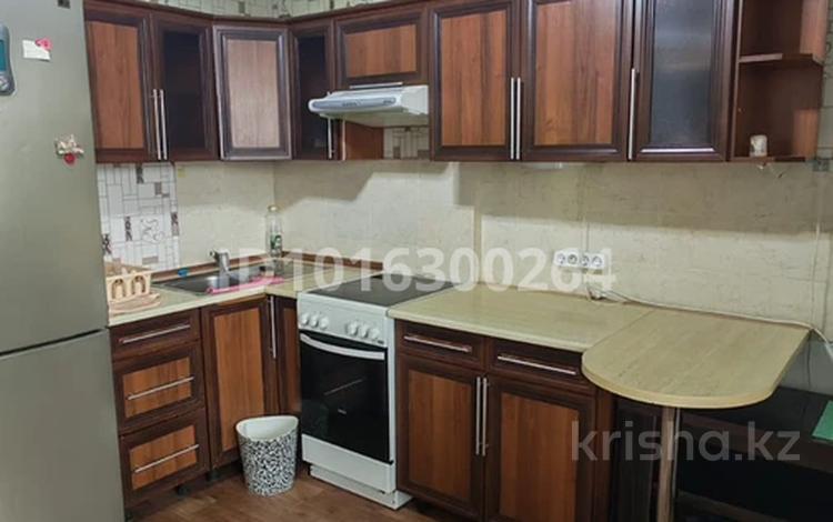 3-комнатная квартира · 85 м² · 4/10 этаж, Жастар 43 — 47 школа за 220 000 ₸ в Усть-Каменогорске — фото 2