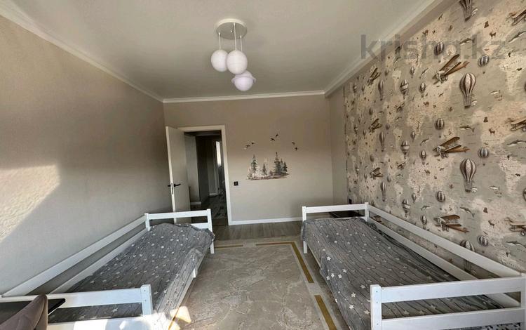 3-бөлмелі пәтер · 90 м² · 4/5 қабат, самал 46, бағасы: 43 млн ₸ в Талдыкоргане, мкр Самал — фото 2