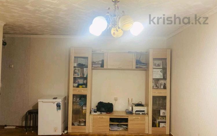 2-комнатная квартира · 45 м² · 5/5 этаж, Аманжолова за 12.3 млн 〒 в Уральске — фото 2