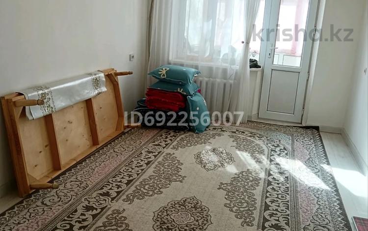 2-бөлмелі пәтер, 48 м², 2/5 қабат, Бөкейхан, бағасы: 11 млн 〒 в  — фото 2