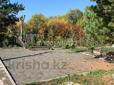 Дача · 2 комнаты · 10 м² · 10 сот., Сообщество Ромашка за 2.5 млн 〒 в Караганде, Алихана Бокейханова р-н