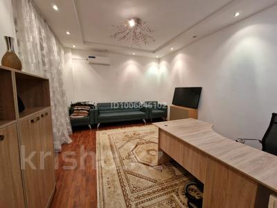 2-комнатная квартира · 75 м² · 4/10 этаж, мкр Центральный, Абая 28Б — Рядом с драма театром за 33 млн 〒 в Атырау