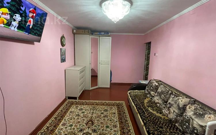 2-бөлмелі пәтер, 43 м², 4/5 қабат, Майкудук, 16й микрорайон, бағасы: 11 млн 〒 в Караганде, Алихана Бокейханова р-н — фото 2