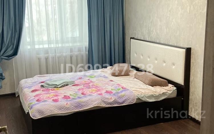 3-комнатная квартира · 70 м² · 4/9 этаж · помесячно, мкр Юго-Восток, 27й микрорайон 5 — КАРГУ за 200 000 〒 в Караганде, Казыбек би р-н — фото 2