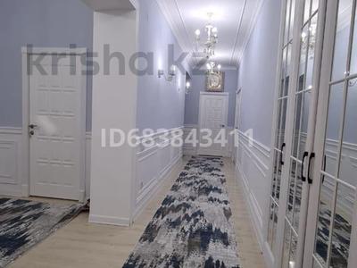 5-комнатная квартира, 158.4 м², 1/3 этаж, Адгама Каримова 117 за 65 млн 〒 в Атырау