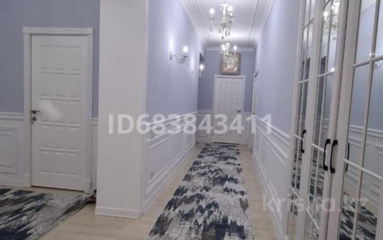 5-бөлмелі пәтер, 158.4 м², 1/3 қабат, Адгама Каримова 117, бағасы: 65 млн 〒 в Атырау — фото 2