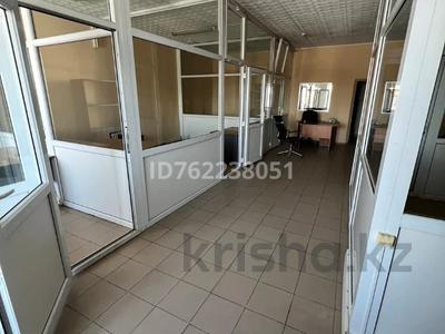 Свободное назначение, офисы, салоны красоты, медцентры и аптеки, образование, конференц-залы, кабинеты и рабочие места, студии · 75 м² за 120 000 〒 в Караганде, Казыбек би р-н