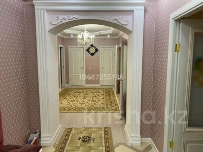 4-комнатная квартира · 130 м² · 1/5 этаж, мкр. Алтын орда, Мкр. Батыс-2 45В за 350 000 ₸ в Актобе