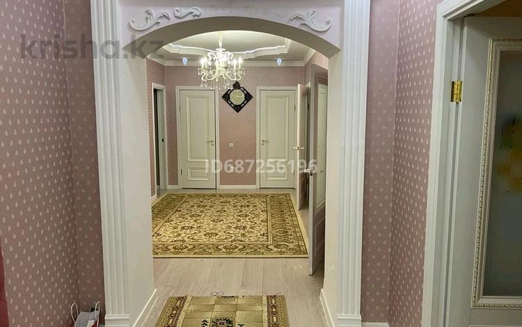 4-комнатная квартира · 130 м² · 1/5 этаж, мкр. Алтын орда, Мкр. Батыс-2 45В за 350 000 ₸ в Актобе — фото 2