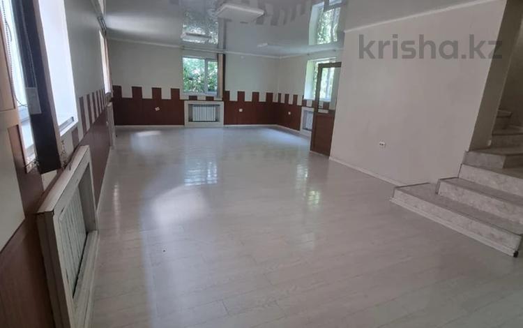 Свободное назначение, офисы, магазины и бутики, склады, общепит, бани, гостиницы и зоны отдыха, медцентры и аптеки, образование, развлечения · 245 м² за 85 млн 〒 в Алматы, Ауэзовский р-н — фото 8