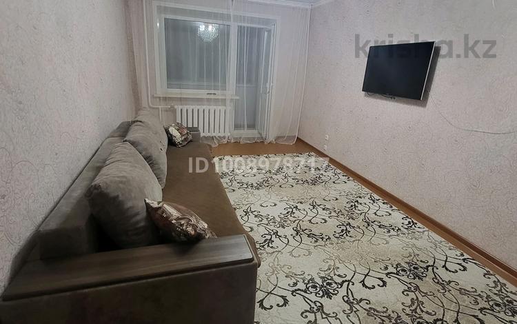 3-комнатная квартира · 63 м² · 2/5 этаж, Бектурова 56/1 — Гостиница Иртыш за 15 000 ₸ в Павлодаре — фото 7