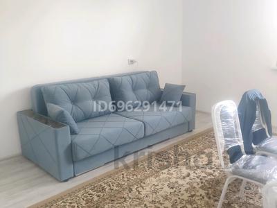 2-комнатная квартира · 57 м² · 3/7 этаж, 11 17/1 — Туркестан-арена за 110 000 〒