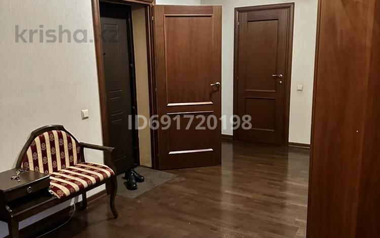 2-комнатная квартира · 72 м² · 5/10 этаж, Д. Кунаева 35 за 320 000 〒 в Астане, Есильский р-н — фото 2