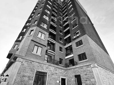 2-бөлмелі пәтер · 75 м² · 7/12 қабат, Азаттык 72а, бағасы: 35 млн ₸ в Атырау, мкр Жилгородок