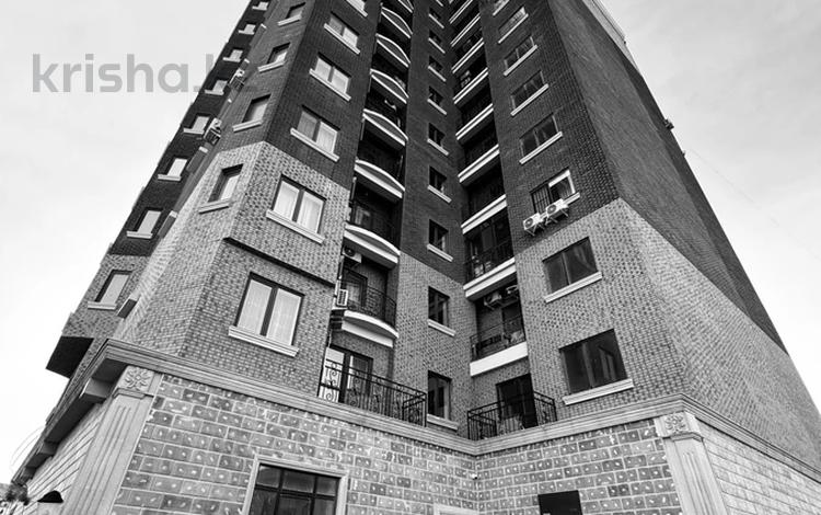 2-бөлмелі пәтер · 75 м² · 7/12 қабат, Азаттык 72а, бағасы: 35 млн ₸ в Атырау, мкр Жилгородок — фото 2