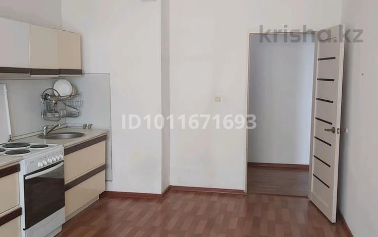 2-комнатная квартира · 76 м² · 14/16 этаж, мкр. Алмагуль, Алмагуль 23 за 20 млн ₸ в Атырау — фото 2