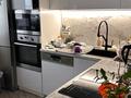 3-комнатная квартира · 70 м² · 10/12 этаж, мкр Акбулак, Дарабоз 53 за 350 000 ₸ в Алматы, Алатауский р-н — фото 4