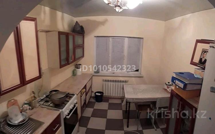 Часть дома · 3 комнаты · 100 м² · 9 сот., мкр Байтак-2, Сабыр Ниязбеков 60 — По пересадкой за 16 млн ₸ в Атырау — фото 2