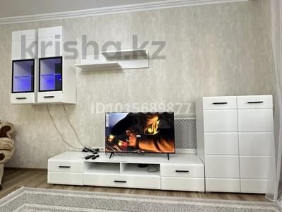 2-бөлмелі пәтер · 55 м² · 3/5 қабат, Валиханова 178 — 72 квартал ( Центр), бағасы: 300 000 ₸ в Семее
