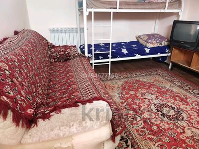 Жер үй мен саяжайлар в Атырауской обл.: Жеке үй · 1 бөлме · 150 м², мкр. Алмагуль, Махамбет — Чехов, бағасы: 5 000 〒 Жеке үй · 1 бөлме · 150 м², мкр. Алмагуль, Махамбет — Чехов, бағасы: 5 000 〒 в Атырау