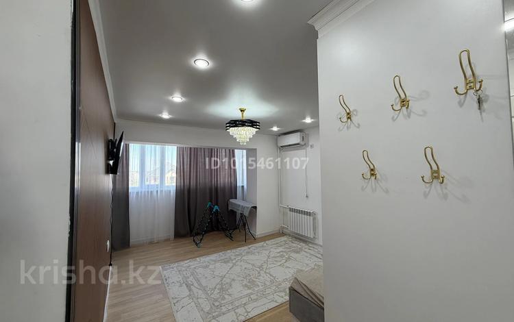 1-бөлмелі пәтер · 35 м² · 2/9 қабат, 4-ш/а. 3, бағасы: 10 000 ₸ в Актау, 4-й мкр — фото 2