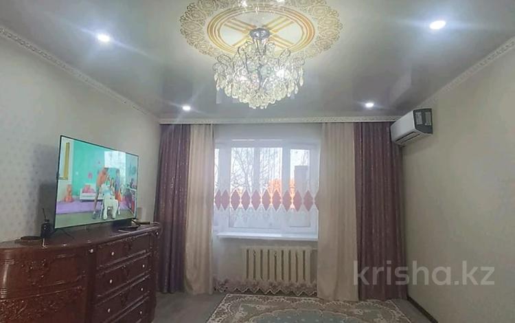 3-комнатная квартира · 63.7 м² · 4/5 этаж, Аманжолова 49/1 за 19 млн ₸ в Уральске — фото 2